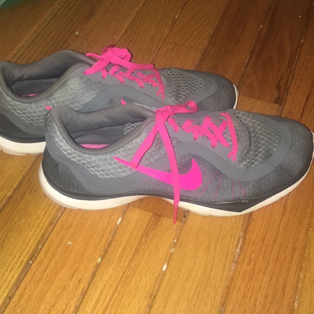 Womes Nike shoes very cofortable super cute